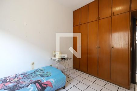 Casa à venda com 450m², 4 quartos e 2 vagasQuarto 2