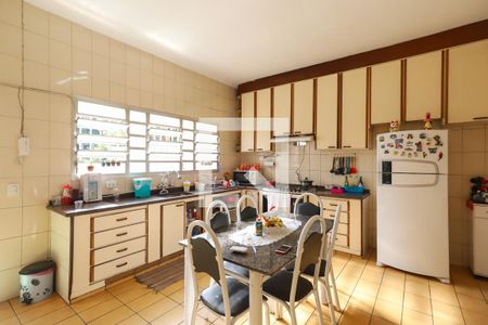 Casa à venda com 450m², 4 quartos e 2 vagasCozinha