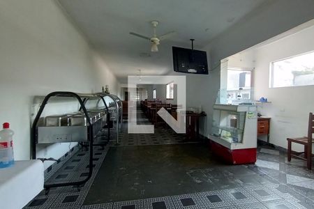 Casa à venda com 300m², 8 quartos e 1 vaga Casa à venda com 300m², 8 quartos e 1 vagaSalão Casa 3