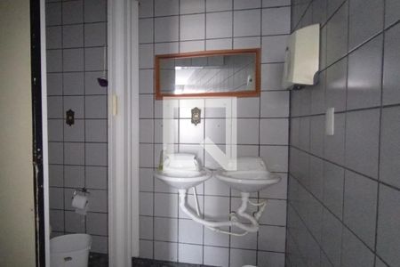 Casa à venda com 300m², 8 quartos e 1 vaga Casa à venda com 300m², 8 quartos e 1 vagaBanheiro Casa 3