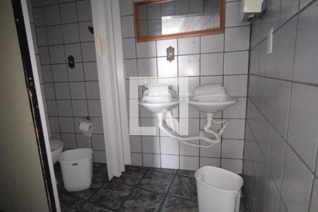 Casa à venda com 300m², 8 quartos e 1 vaga Casa à venda com 300m², 8 quartos e 1 vagaBanheiro Casa 3