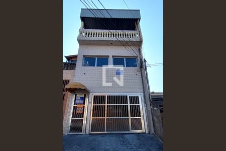 Casa à venda com 300m², 8 quartos e 1 vaga Casa à venda com 300m², 8 quartos e 1 vagaFachada