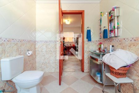 Casa à venda com 330m², 5 quartos e 7 vagasBanheiro 