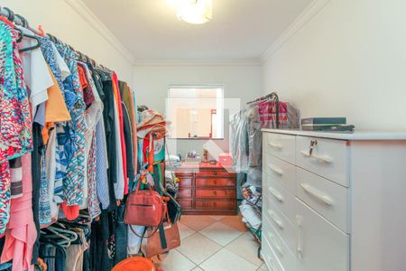 Casa à venda com 330m², 5 quartos e 7 vagasCloset da suíte