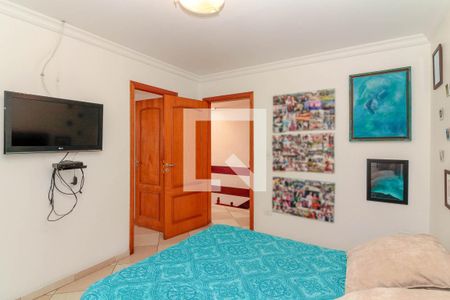 Casa à venda com 330m², 5 quartos e 7 vagasSuíte 2
