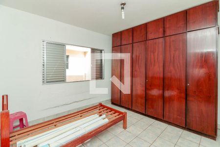 Casa à venda com 330m², 5 quartos e 7 vagasQuarto 2