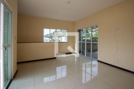 Sala 2 de casa para alugar com 3 quartos, 120m² em Paraíso, São Gonçalo