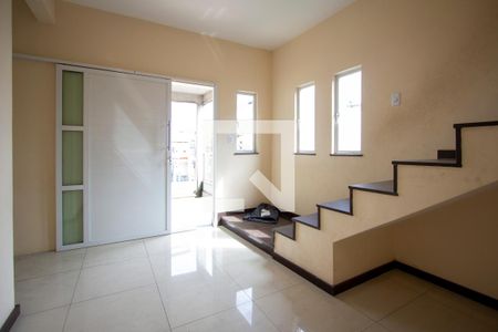 Sala 1 de casa para alugar com 3 quartos, 120m² em Paraíso, São Gonçalo