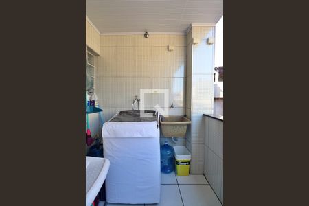 Casa à venda com 192m², 3 quartos e 1 vagaÁrea de Serviço