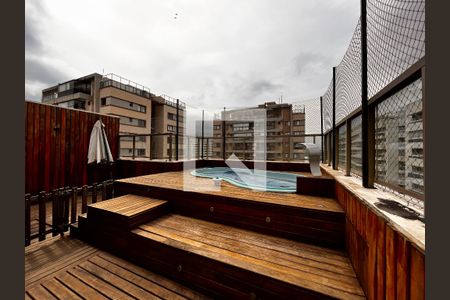 Apartamento para alugar com 240m², 2 quartos e 2 vagasPiscina