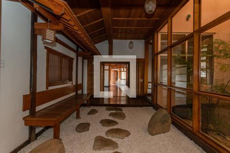 Casa para alugar com 1080m², 7 quartos e 8 vagas Casa para alugar com 1080m², 7 quartos e 8 vagasÁrea de circulação