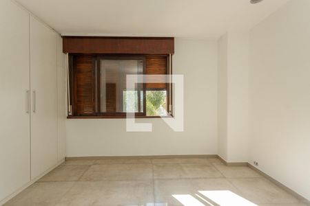 Casa para alugar com 1080m², 7 quartos e 8 vagas Casa para alugar com 1080m², 7 quartos e 8 vagasQuarto 2