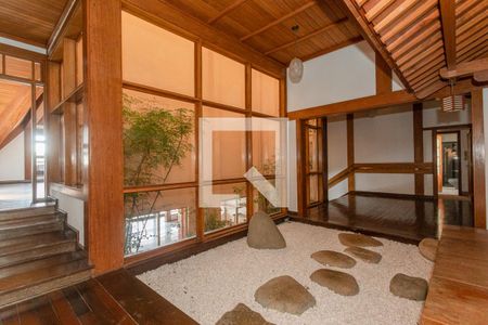 Casa para alugar com 1080m², 7 quartos e 8 vagas Casa para alugar com 1080m², 7 quartos e 8 vagasÁrea de circulação