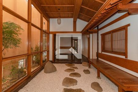 Casa para alugar com 1080m², 7 quartos e 8 vagas Casa para alugar com 1080m², 7 quartos e 8 vagasÁrea de circulação