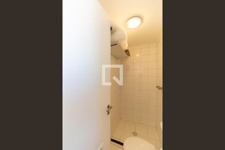 Apartamento à venda com 103m², 4 quartos e 2 vagas Apartamento à venda com 103m², 4 quartos e 2 vagasBanheiro de Serviço