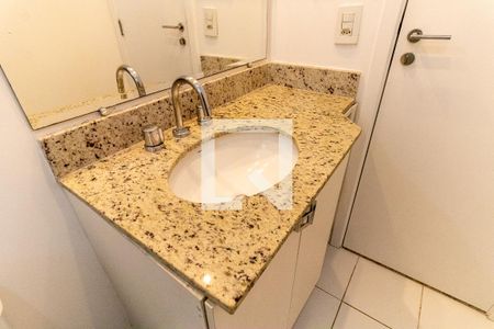 Apartamento à venda com 103m², 4 quartos e 2 vagas Apartamento à venda com 103m², 4 quartos e 2 vagasBanheiro Social
