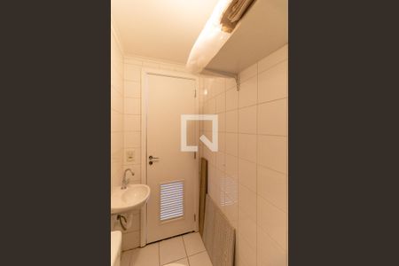 Apartamento à venda com 103m², 4 quartos e 2 vagas Apartamento à venda com 103m², 4 quartos e 2 vagasBanheiro de Serviço