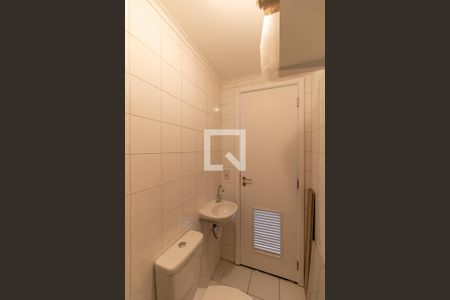 Apartamento à venda com 103m², 4 quartos e 2 vagas Apartamento à venda com 103m², 4 quartos e 2 vagasBanheiro de Serviço