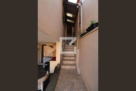 Casa à venda com 260m², 3 quartos e 2 vagasCorredor externo