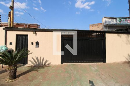 Casa à venda com 260m², 3 quartos e 2 vagasFachada