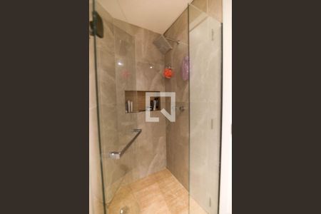 Apartamento à venda com 400m², 4 quartos e 4 vagas Apartamento à venda com 400m², 4 quartos e 4 vagasSuíte 4 banheiro