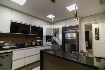 Apartamento à venda com 400m², 4 quartos e 4 vagas Apartamento à venda com 400m², 4 quartos e 4 vagasCozinha