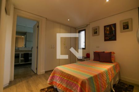 Apartamento à venda com 400m², 4 quartos e 4 vagas Apartamento à venda com 400m², 4 quartos e 4 vagasSuíte 3