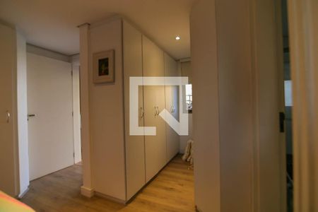 Apartamento à venda com 400m², 4 quartos e 4 vagas Apartamento à venda com 400m², 4 quartos e 4 vagasSuíte 3