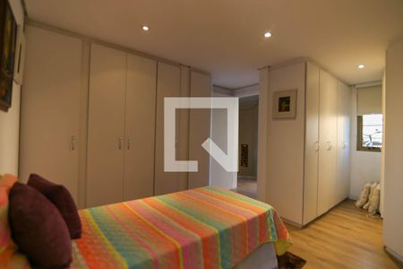 Apartamento à venda com 400m², 4 quartos e 4 vagas Apartamento à venda com 400m², 4 quartos e 4 vagasSuíte 3