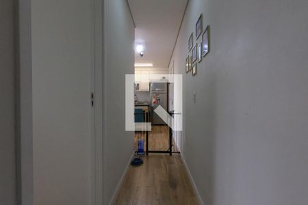 Corredor de apartamento para alugar com 2 quartos, 47m² em Jardim Helga, São Paulo