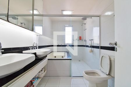 Apartamento para alugar com 211m², 3 quartos e 3 vagasBanheiro da Suíte 1