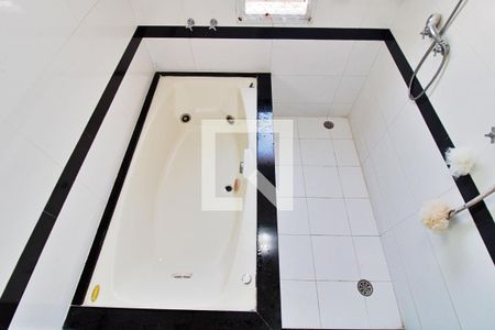 Apartamento para alugar com 211m², 3 quartos e 3 vagasBanheiro da Suíte 1