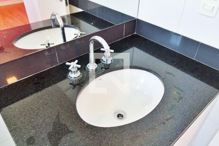 Apartamento para alugar com 211m², 3 quartos e 3 vagasBanheiro da Suíte 2