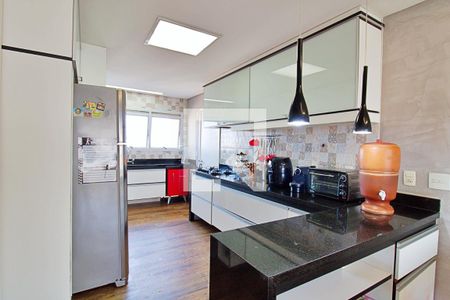 Apartamento para alugar com 211m², 3 quartos e 3 vagasCozinha