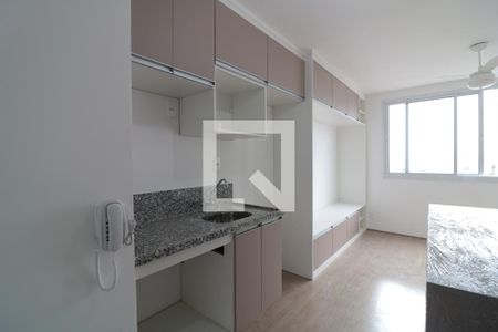Cozinha e Quarto  de kitnet/studio para alugar com 1 quarto, 20m² em Jardim Brasília (zona Norte), São Paulo