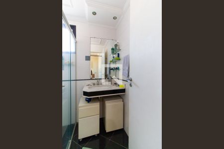 Apartamento à venda com 130m², 3 quartos e 3 vagasBanheiro da Suíte 2