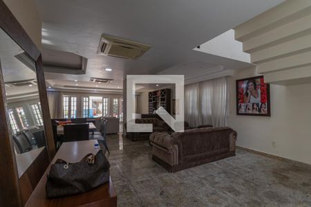 Casa de condomínio à venda com 600m², 6 quartos e 2 vagasSala