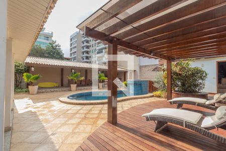 Casa de condomínio à venda com 600m², 6 quartos e 2 vagasÁrea Externa