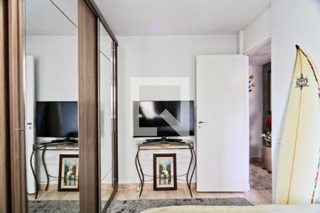 Quarto 1 de apartamento para alugar com 2 quartos, 55m² em Vila Iório, São Paulo