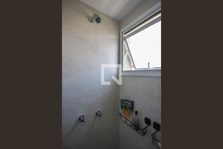Apartamento para alugar com 70m², 2 quartos e 1 vagaChuveiro do banheiro da suíte 