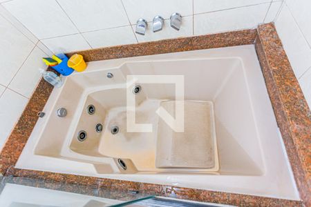 Apartamento à venda com 110m², 3 quartos e 2 vagasDetalhe do Banheiro da Suite