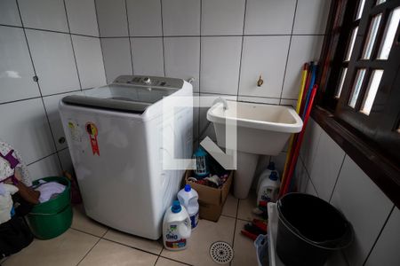 Casa à venda com 600m², 3 quartos e 8 vagas Casa à venda com 600m², 3 quartos e 8 vagasÁrea de Serviço