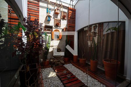 Casa à venda com 600m², 3 quartos e 8 vagas Casa à venda com 600m², 3 quartos e 8 vagasJardim de Inverno