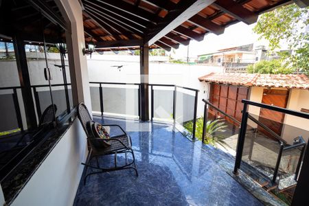 Casa à venda com 600m², 3 quartos e 8 vagas Casa à venda com 600m², 3 quartos e 8 vagasEntrada