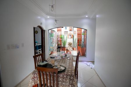 Casa à venda com 600m², 3 quartos e 8 vagas Casa à venda com 600m², 3 quartos e 8 vagasSala de Jantar