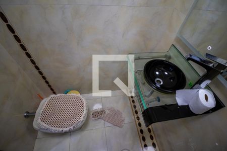 Casa à venda com 600m², 3 quartos e 8 vagas Casa à venda com 600m², 3 quartos e 8 vagasLavabo