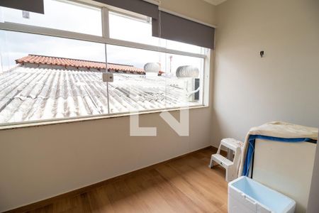 Casa à venda com 600m², 3 quartos e 8 vagas Casa à venda com 600m², 3 quartos e 8 vagasvaranda