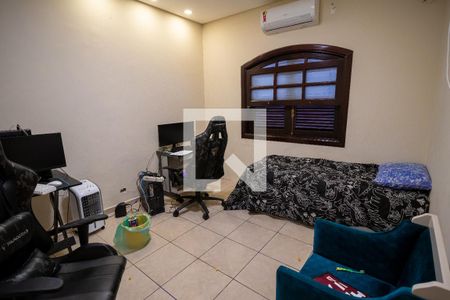 Casa à venda com 600m², 3 quartos e 8 vagas Casa à venda com 600m², 3 quartos e 8 vagasQuarto 3