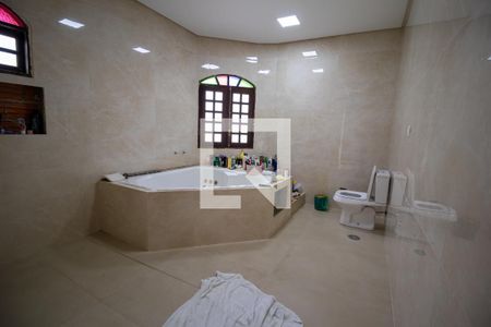 Casa à venda com 600m², 3 quartos e 8 vagas Casa à venda com 600m², 3 quartos e 8 vagasBanheiro da Suíte