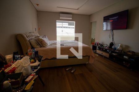 Casa à venda com 600m², 3 quartos e 8 vagas Casa à venda com 600m², 3 quartos e 8 vagasQuarto Suíte